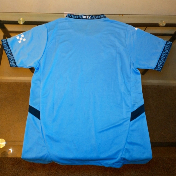 Manchester City Jersey - Picture 4 of 5